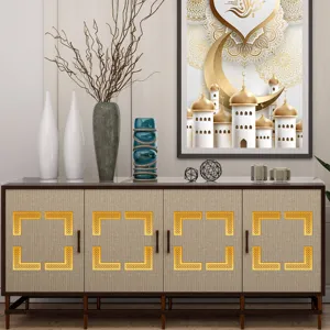 Adesivi decorativi angolari in acrilico, stile mediorientale dorato, vista di dettaglio.