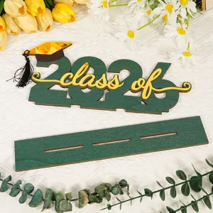 decorazione per tavolo di laurea in legno 2026 class of con base e cappello