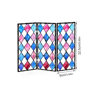 Vue détaillée du mini paravent pliant en acrylique avec motifs de diamants colorés et dimensions.