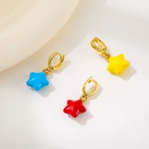 Pendentifs étoiles en émail coloré avec fermoirs pour la création de bijoux faits main.