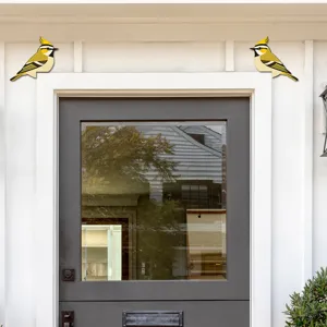 Adesivo angolare per porta in legno uccello decorazione casa vista dettaglio giallo.