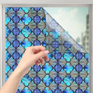 Statische raamfolie met 3D-gegoten bloemen-klaverbladpatroon voor glazen woondecoratie.