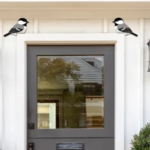 Adesivo per angolo porta uccello in legno, simpatico decoro murale animale per la casa.