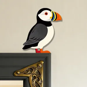 Adesivo angolare puffin in legno, dettaglio di decorazione murale carina per casa.