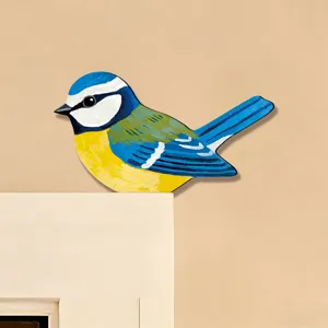 Adesivo angolare in legno cinciallegra vista di dettaglio per la decorazione domestica.