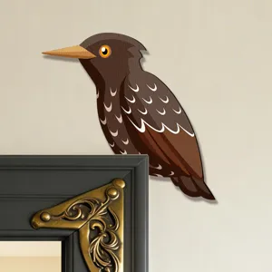Dettaglio adesivo murale uccello in legno, adesivo angolare decorativo per porte e casa.