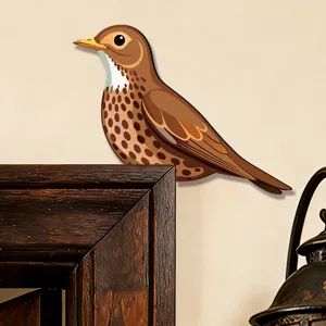 Adesivo angolare per porta in legno con uccello, dettaglio della texture per decorare la casa.