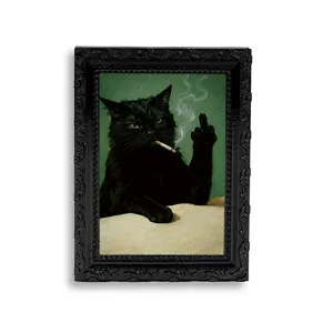 Detaillierte Nahaufnahme eines witzigen schwarzen Katzen Kühlschrankmagneten im Vintage-Stil.