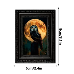 Detailansicht des Halloween Eulen Holzfotorahmens als dekorativer Kühlschrankmagnet.