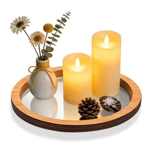 Plateau bougeoir miroir en bois avec bougies LED et fleurs séchées pour déco.