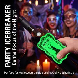 Autocollant de bouteille de vin lumineuse Halloween détail avec motif sorcière pour fête.