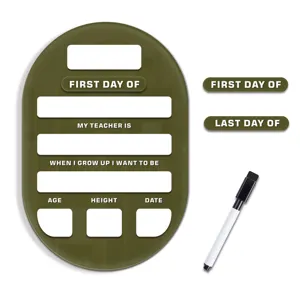 Acryl schoolbord set met stift en magnetische strips voor de eerste schooldag foto's.