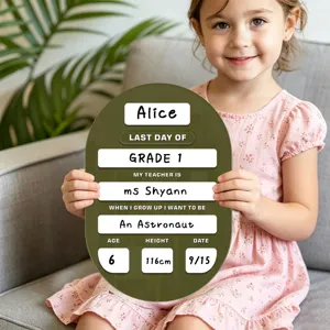 Aanpasbaar acryl terug naar school mijlpaal bord voor de eerste schooldag van kinderen.