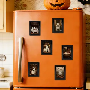 Σετ μαγνήτης ψυγείου φάντασμα Halloween, λεπτομερής όψη μαύρης κορνίζας φωτογραφίας.