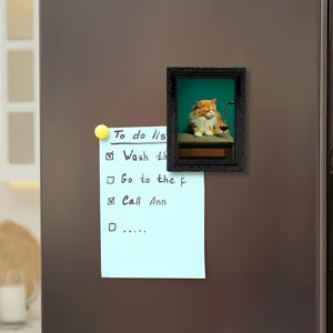Detailansicht des vintage katzen bilderrahmen kühlschrankmagneten mit notizblock.