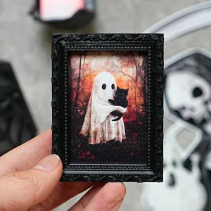 Mini Halloween ghost fridge magnet photo frame, spooky black resin frame decor for party.