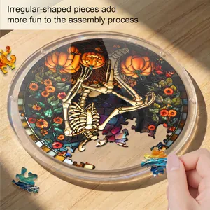 Puzzle en acrylique d'Halloween attrape-soleil pour fenêtre avec squelette et citrouille.