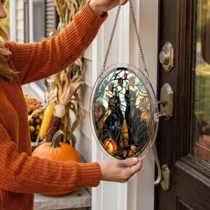 Halloween Buntglas Acryl Sonnenfänger Hängeornament mit schwarzen Katzen und Kürbissen.