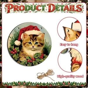 Dettaglio ornamento gatto in legno di Natale con design facile da appendere e buona qualita.