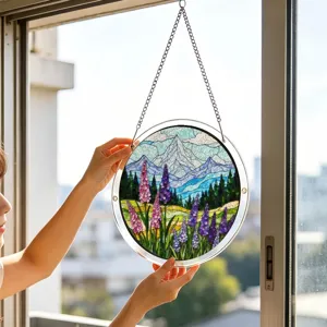 Magnifique capteur de soleil en acrylique avec paysage de montagne. Idéal pour décoration.