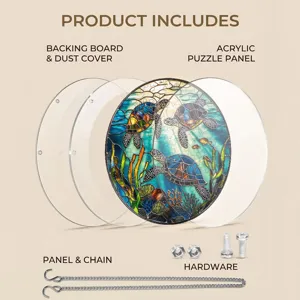 Détail des composants du puzzle en acrylique, panneau transparent et chaîne de suspension.