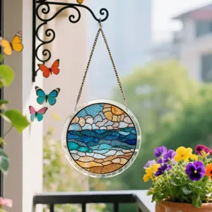 Exquis suncatcher en acrylique coloré avec motif de plage océanique pour décoration de fenêtre.