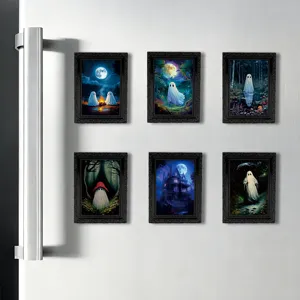 Detailaufnahme von sechs Halloween Geist Kühlschrankmagneten in schwarzen Rahmen.