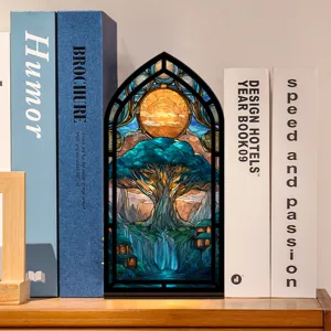 Inserto Book Nook Vetrate Arco Albero Fantasia Luce LED Decorazione Scaffale Libreria Fermalibri