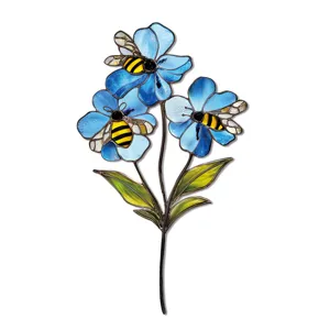 Piquet de jardin en métal et verre coloré avec trois fleurs bleues et abeilles pour la déco.