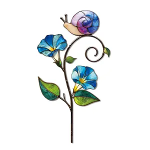 Piquet de jardin coloré en métal et verre représentant un escargot et des volubilis.