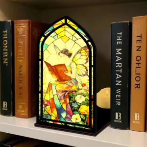 Fermalibri con vetrate artistiche e fata per scaffale, decorazione luminosa libreria.