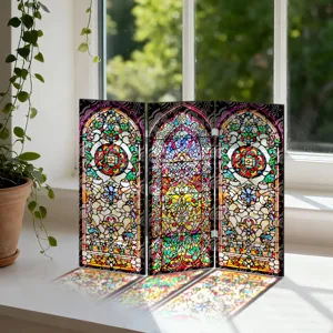 Vue détaillée du mini paravent pliant en acrylique vitrail déco de table, fenêtre lumineuse.