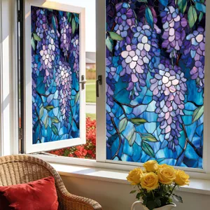 Raamfolie met paarse blauweregenbloemen voor glazen ramen, privacy en huisdecoratie.