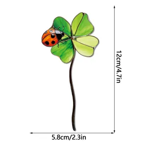 Piquet de plante trèfle à quatre feuilles en verre teinté avec coccinelle pour jardin.