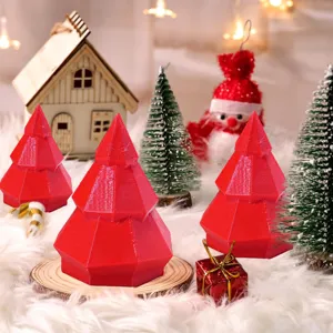 Rode 3D geometrische kerstboom ornament detailweergave, feestelijke vakantie feest LED decor.