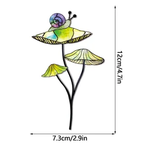 Piquet de jardin en metal avec escargot et champignons colore style vitrail pour pot.