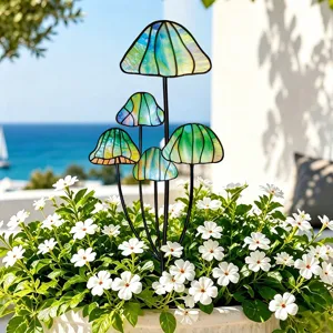 Vue détaillée du piquet de jardin en métal coloré en vitrail, idéal pour la déco de plantes.