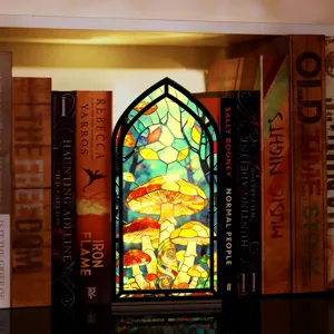 Inserto per angolo lettura arco gotico design foresta di funghi in vetrata e luce LED.