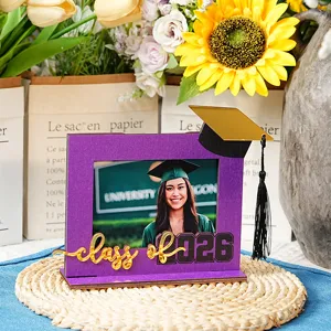 Cornice per foto di laurea in legno con decorazione di cappello per scrivania e regalo.