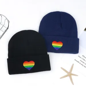 Gorro de punto de invierno cómodo con diseño de corazón bordado colorido gorro cálido