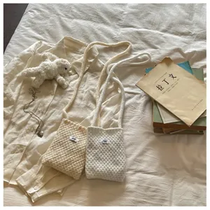 Mini sac bandouliere en tricot pour femme, pochette telephone mignonne pour usage quotidien.
