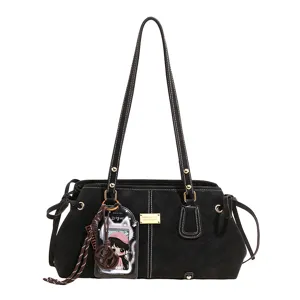 Black large capacity shoulder underarm bag for women, stylish commuting tote bag.