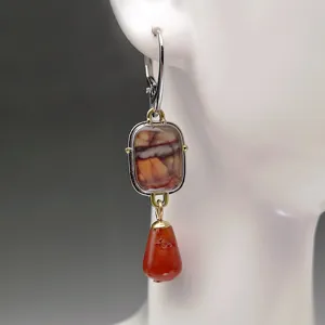 Retro böhmische Edelstein Ohrringe mit rechteckigem Stein und rotem Karneol Anhänger.