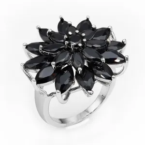 Prachtige zwarte zirkoon bloem ring voor dames, elegant zilverkleurig statement sieraden.