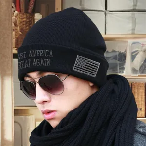 Schwarze Strickmütze für Damen und Herren, bestickte US Slogan Flagge Winter warme Kappe.