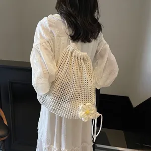 Sac à dos cordon en tricot blanc élégant pour femme, sac cabas crocheté décontracté.