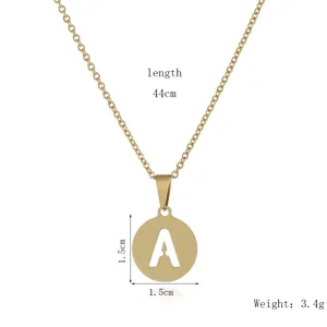 Goldene Edelstahl Buchstabe Anhänger Halskette 44cm Kette Detailansicht Modeschmuck