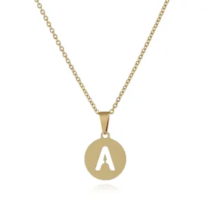 Goldene Edelstahl Halskette mit Buchstabe A Anhänger, minimalistischer Damenschmuck.