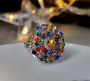 Anillo llamativo elegante de diamantes de imitación multicolores, gran diseño floral.