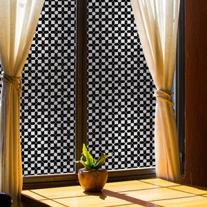 Geometrische raamfolie statisch hechtend en decoratieve glassticker voor privacy.